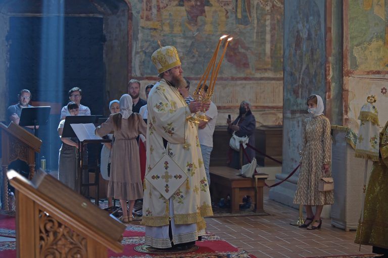 В день памяти Всех святых митрополит Савва совершил Литургию в Софийском кафедральном соборе Вологды
