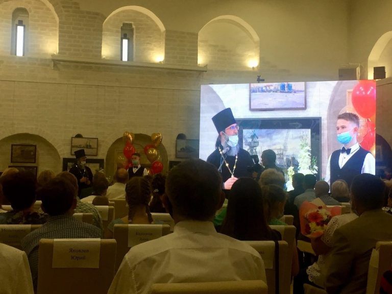 В Вологде состоялась церемония поощрения лучших замещающих семей области