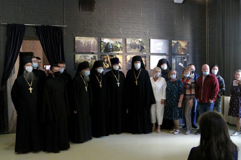 Представители Вологодской семинарии приняли участие в открытии фотовыставки по случаю 650-летия Спасо-Прилуцкого монастыря