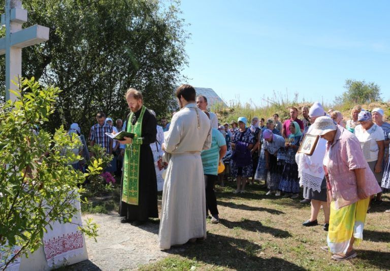 Состоялся крестный ход к месту молитвенных подвигов преподобного Вассиана Тиксненского