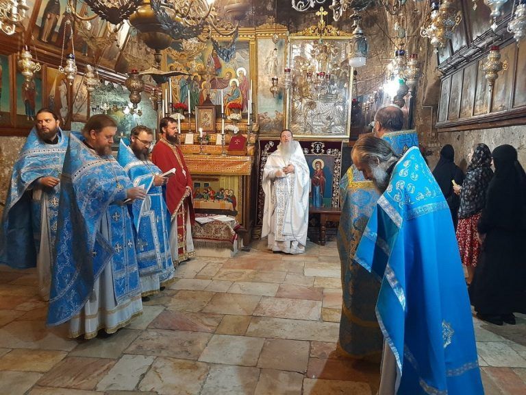 В преддверии праздника Успения Пресвятой Богородицы русское духовенство совершило Литургию у гробницы Божией Матери в Гефсимании