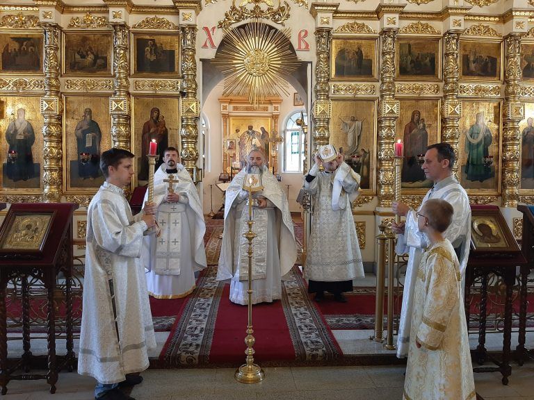 Архиерейское Воскресенское подворье города Череповца отметило праздник Преображения Господня