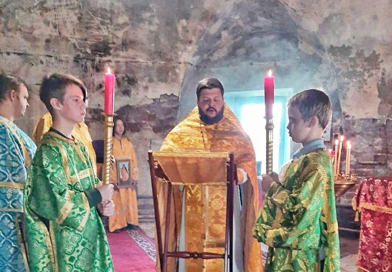 Спустя 90 лет после закрытия в Ильинском храме села Кубенское состоялась первая Божественная литургия