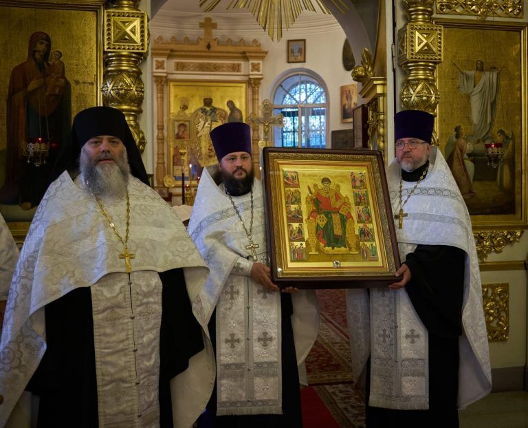 В Воскресенском соборе города Череповца освятили новонаписанный образ святителя Спиридона Тримифунтского