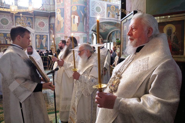 Глава Среднеазиатского митрополичьего округа совершил Литургию в Свято-Троицком Серафимо-Дивеевском монастыре
