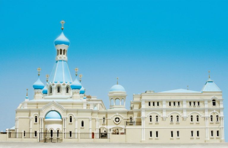 Десятилетие освящения первого на Аравийском полуострове русского храма отметили в Шардже (ОАЭ)