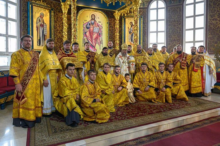 Память новомучеников и исповедников Казахстанских почтили в Успенском кафедральном соборе столицы республики