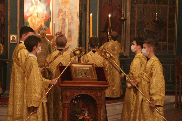 В Неделю 13-ю по Пятидесятнице студенты и преподаватели семинарии молились за богослужением в Софийском кафедральном соборе Вологды
