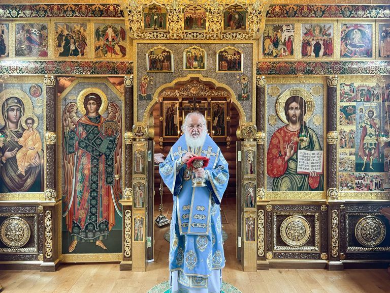 В праздник Собора Московских святых Святейший Патриарх Кирилл совершил Литургию в Александро-Невском скиту