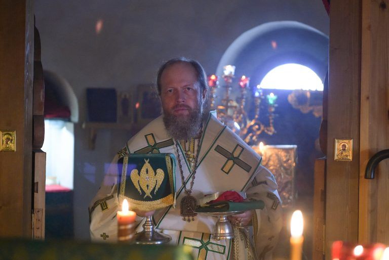 В день памяти преподобного Иоасафа Каменского митрополит Савва возглавил Литургию в Спасо-Каменном Преображенском монастыре