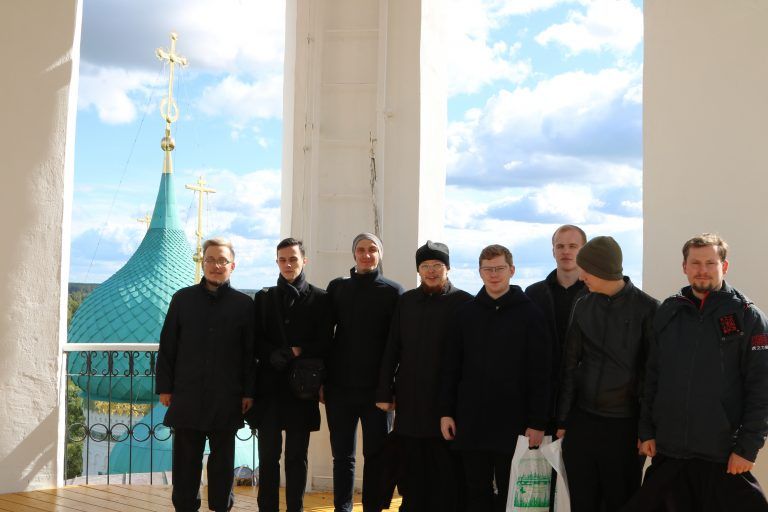 Студенты первого курса Вологодской семинарии посетили святыни Ярославля