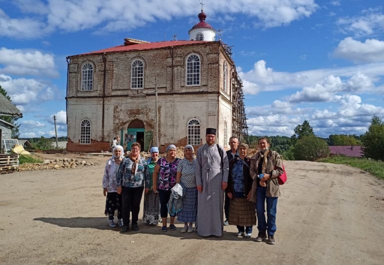 Паломники из Великого Устюга посетили святыни Кичменгско-Городецкого района