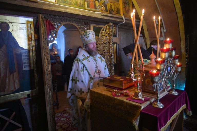 В день памяти преподобного Мартиниана глава Вологодской митрополии митрополит Савва совершил Литургию в Ферапонтовом монастыре
