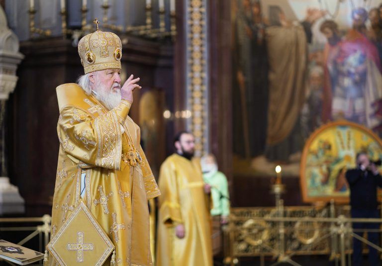 В Неделю 16-ю по Пятидесятнице Святейший Патриарх Кирилл совершил Литургию в Храме Христа Спасителя