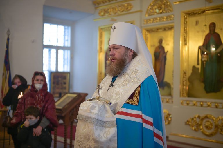 Митрополит Савва совершил литургию и возглавил отпевание Софии Жаворонковой в Воскресенском кафедральном соборе