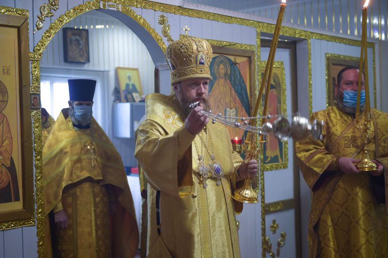 Митрополит Савва совершил воскресную Божественную литургию в возрождаемом Покровском храме села Чушевицы