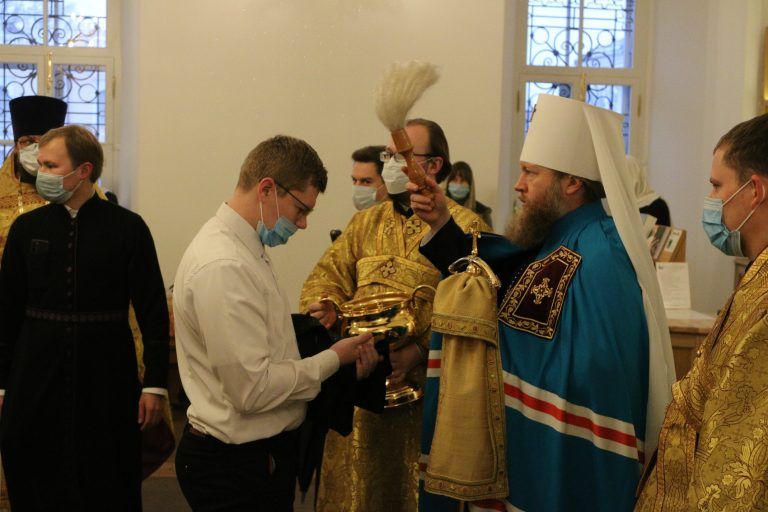 В актовый день Вологодской семинарии в Воскресенском кафедральном соборе Вологды прошли праздничные богослужения