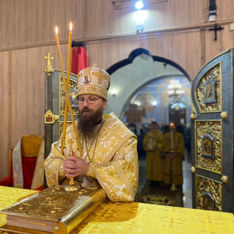 В праздник Собора Архистратига Михаила епископ Игнатий совершил Литургию в Христорождественском храме Череповца