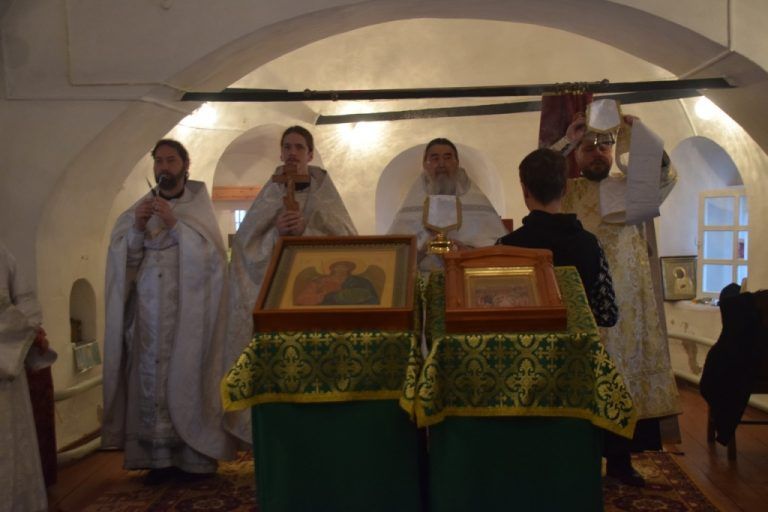 В праздник Собора Архистратига Михаила в Михайло-Архангельском монастыре Великого Устюга состоялись торжественные богослужения