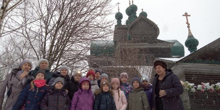 Учащиеся воскресной школы храма преподобного Сергия Радонежского города Череповца посетили святыни родного края