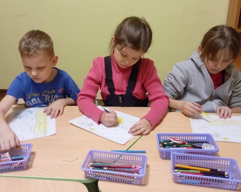 В воскресной школе Прокопьевского собора проходят занятия для ребят из Центра помощи семье и детям