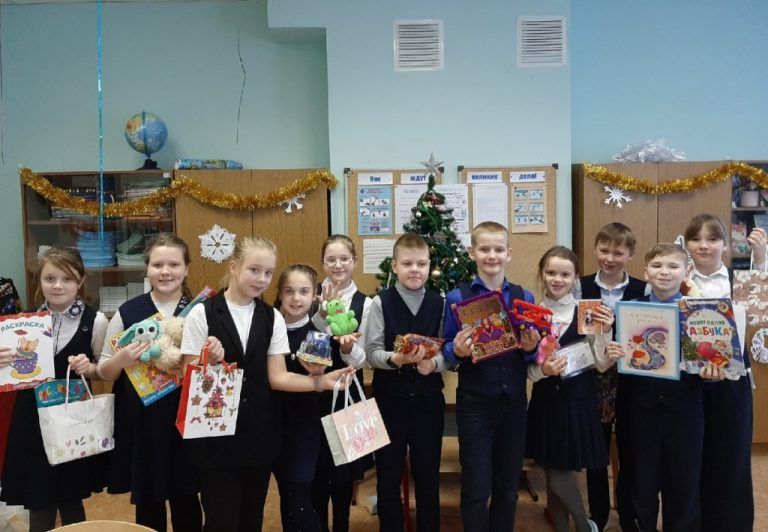 Воспитанники великоустюгской «Гимназии» приняли участие в благотворительной акции «Рождественский подарок»
