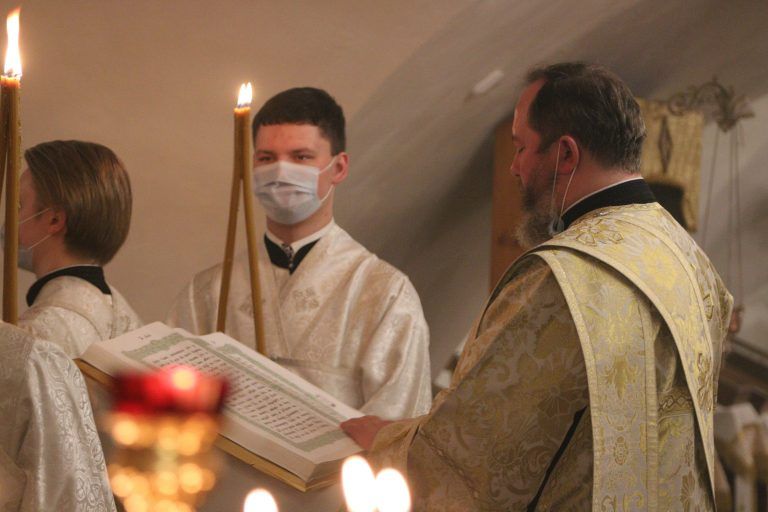 В праздник Обрезания Господня студенты Вологодской духовной школы молились за архиерейским богослужением
