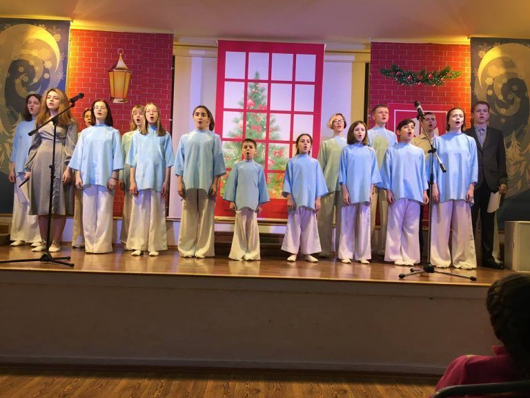 Юные музыканты Вологодской епархии выступили в Кириллове с рождественским концертом