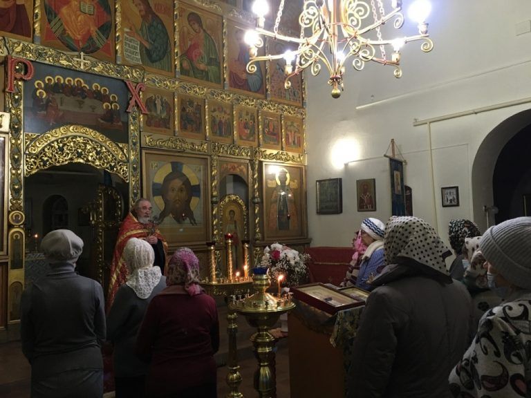 Новогодние богослужения прошли в храмах Великоустюжской епархии
