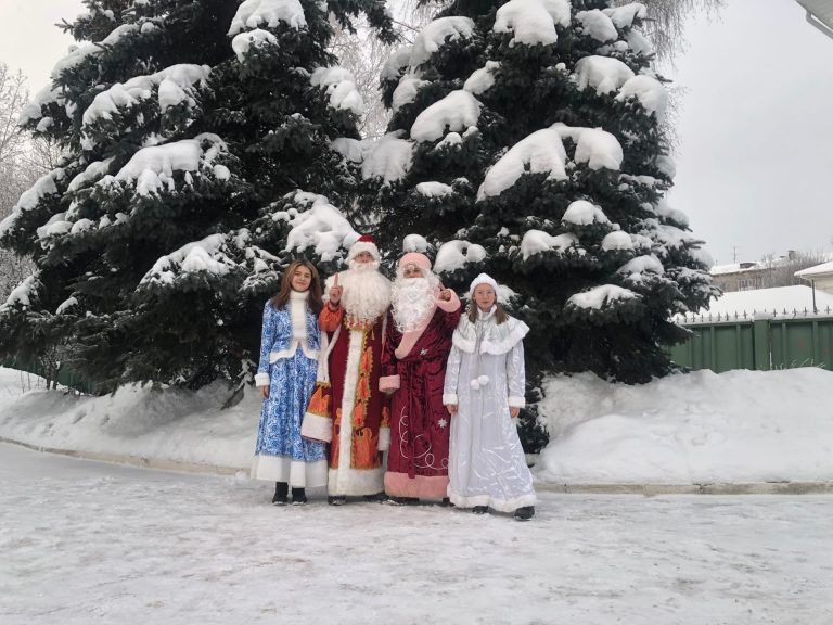Юные воспитанники Вологодской семинарии приняли участие в благотворительной рождественской акции