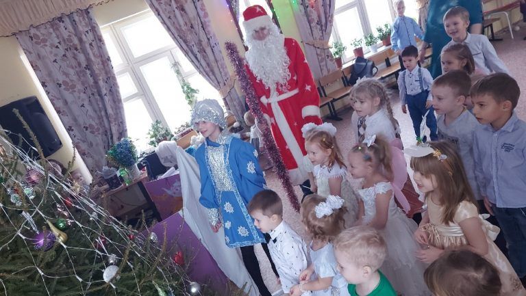 В Школе родителей  «Под Божьим покровом» прошли Рождественские елки