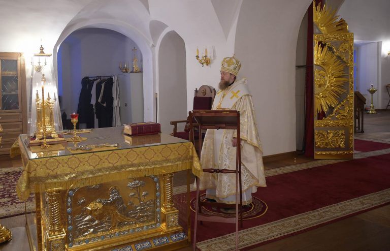 В праздник Трех святителей владыка Савва совершил Божественную литургию в кафедральном соборе областной столицы