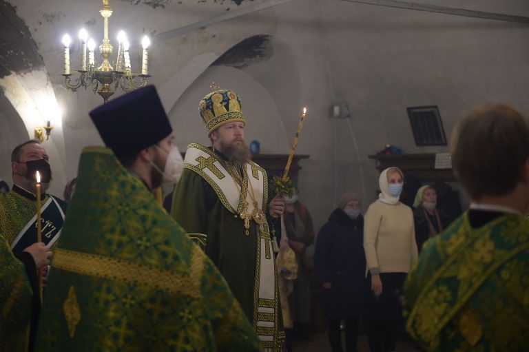 Прихожане храма преподобного Димитрия Прилуцкого на Наволоке помолились вместе со своим архипастырем