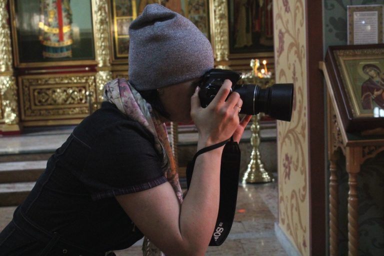 В кафедральном соборе города Череповца состоялось учебное занятие по фотографии для приходских фотографов