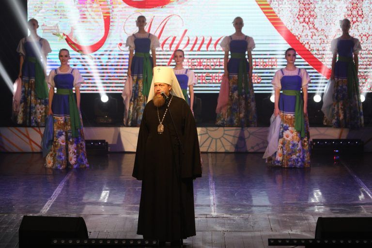 Глава Вологодской митрополии принял участие в областном мероприятии по случаю празднования Международного женского дня