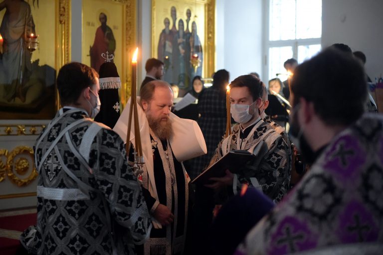 Митрополит Савва совершил вечерню с чином прощения в кафедральном соборе Вологды