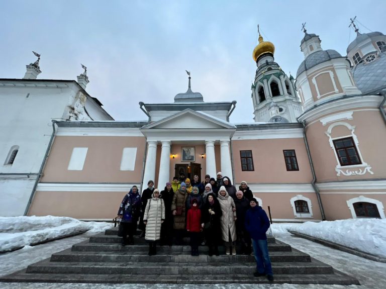 Паломники из Москвы посетили святыни Северной Фиваиды