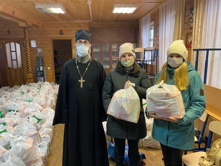 Социальный отдел Вологодской епархии начал благотворительную выдачу продуктовых наборов
