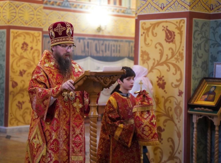 В кафедральном соборе города Череповца молитвенно почтили память священномученика Павла Кушникова