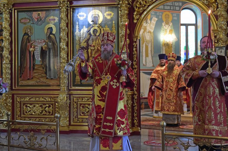 Глава Вологодской митрополии возглавил торжества в кафедральном соборе города Череповца