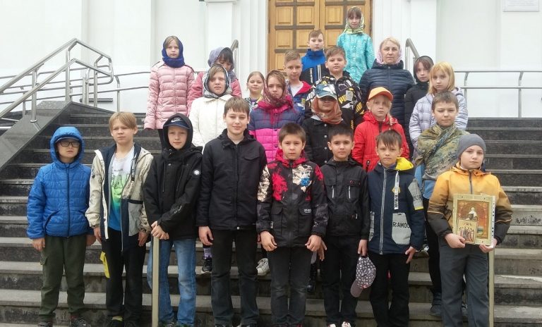 Учащиеся образовательных учреждений города Череповца продолжают знакомство с кафедральным собором
