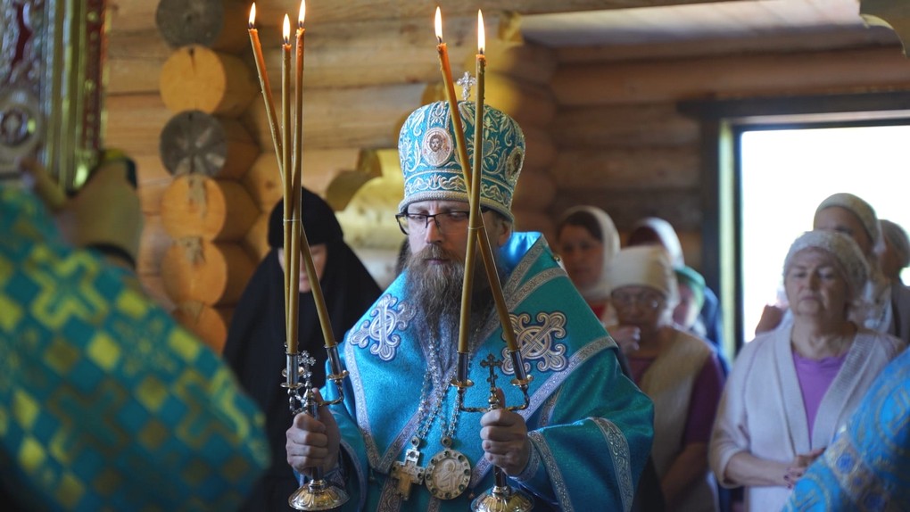 В день празднования Воронинской иконы Божией Матери епископ Игнатий совершил Литургию в строящемся храме села Воронино