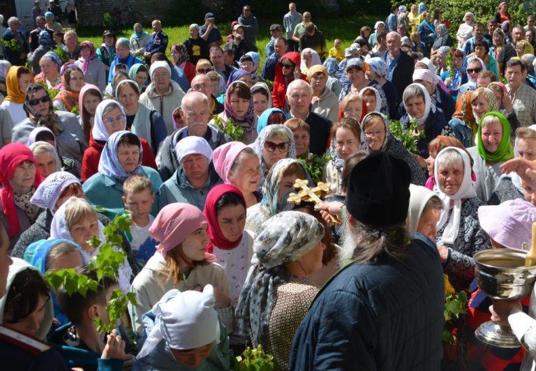 Праздник Святой Троицы отметили в деревне Морозовице