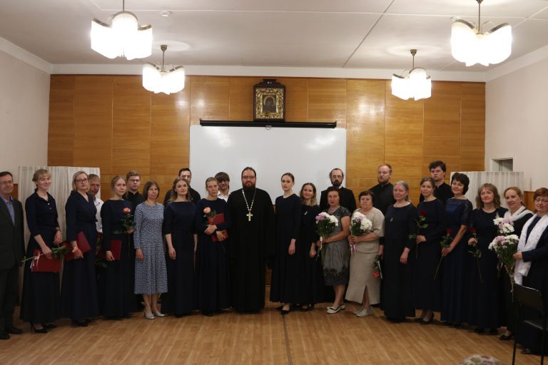 На регентском отделении центра подготовки специалистов Вологодской духовной семинарии прошёл отчётный концерт