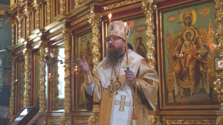 Епископ Игнатий совершил всенощное бдение в кафедральном соборе города Череповца