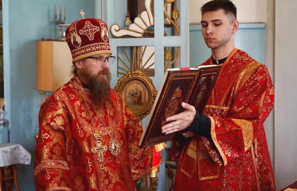 В Неделю 6-ю по Пасхе епископ Игнатий совершил Литургию в храме села Носовского