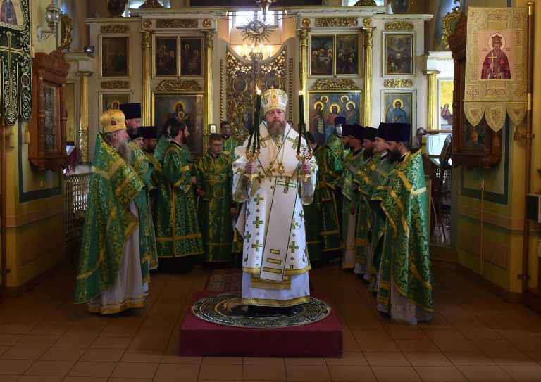 В годовщину епископской хиротонии митрополит Савва совершил Литургию в соборе Рождества Пресвятой Богородицы города Вологды