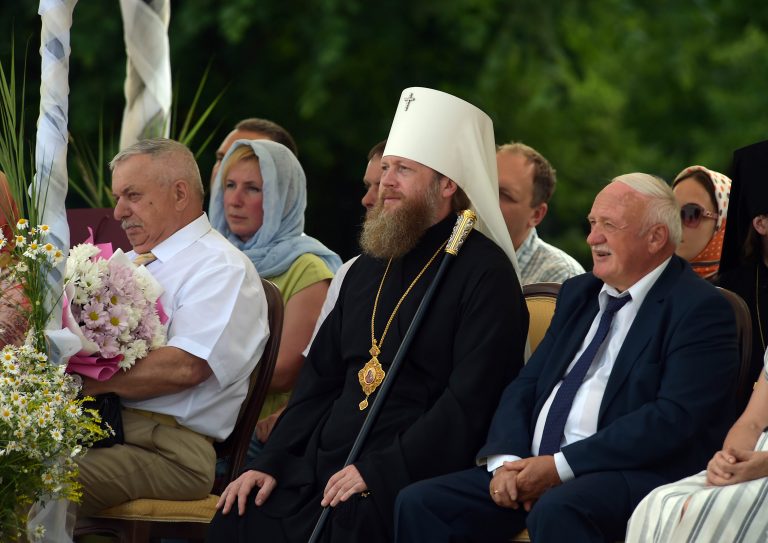 Глава Вологодской митрополии принял участие в праздновании Дня семьи, любви и верности