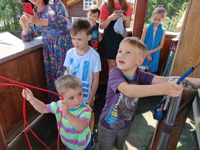 В День Крещения Руси дети Сергиевского храма Вологды участвовали в праздничном колокольном звоне