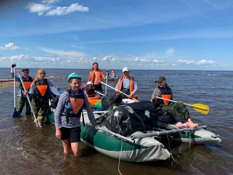 Члены дружины «Череповец» совершили водный поход на весельных катамаранах по рекам и озерам Белозерского края